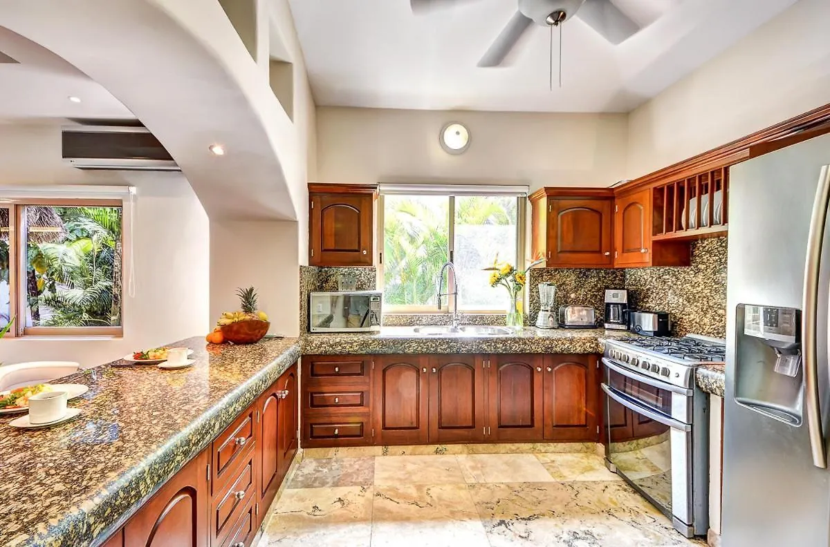Poblado De Apoyo Diamont Villa Sleeps 10 With Pool And Air Con Playa del Carmen