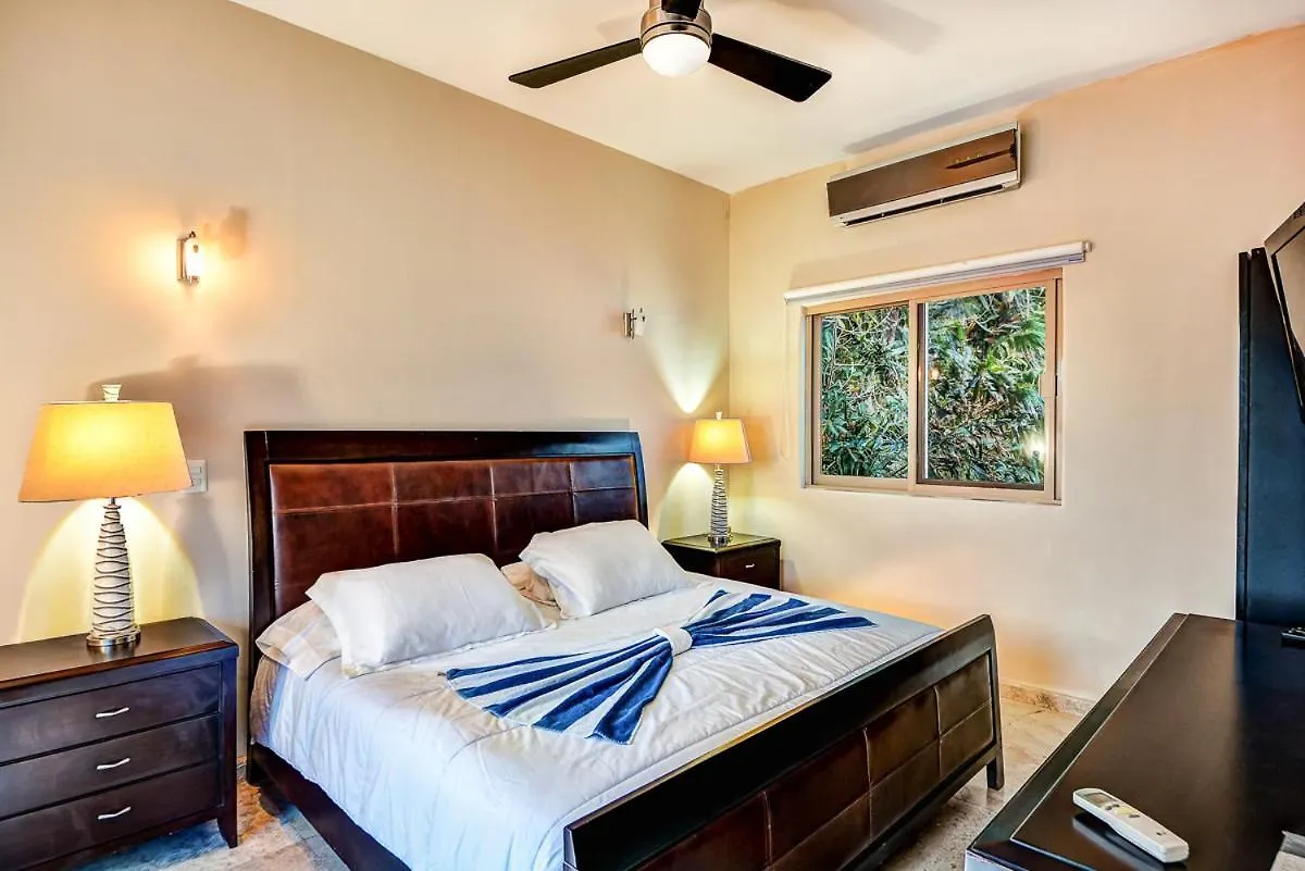 Poblado De Apoyo Diamont Villa Sleeps 10 With Pool And Air Con Playa del Carmen