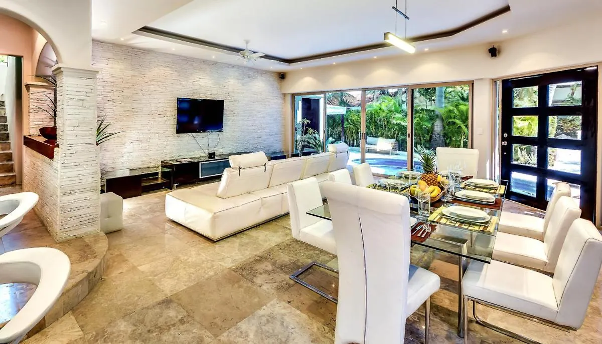 Poblado De Apoyo Diamont Villa Sleeps 10 With Pool And Air Con Playa del Carmen