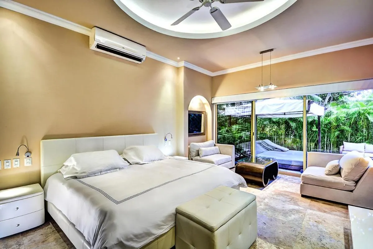 Poblado De Apoyo Diamont Villa Sleeps 10 With Pool And Air Con Playa del Carmen Mexico